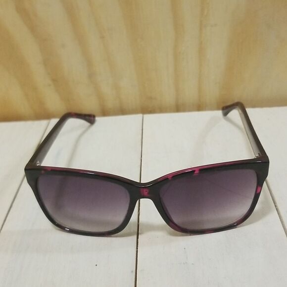 Max Studio Women's Black/Pink Sunglasses - Picture 2 of 7